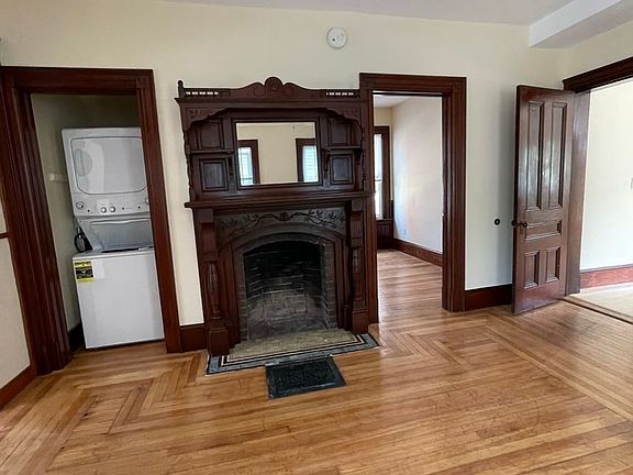 2nd image of 86-88 N Winooski Ave #2