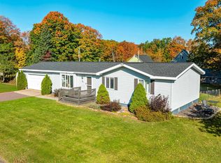 68 4th St, South Range, MI 49963