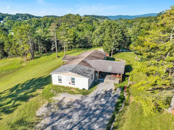2233 Gravel Hill Rd, Troutville, VA 24175