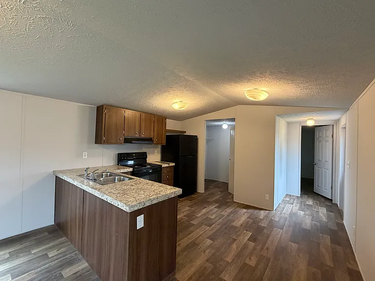 15 Locust St — Photo 17