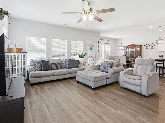 4th image of 5085 Gladstone Dr