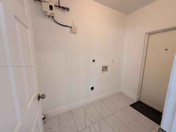 5th image of 3027 NW 23rd Ave