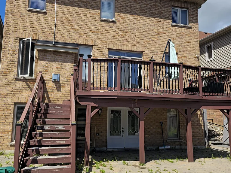 162 Ted Miller Cres — Photo 5