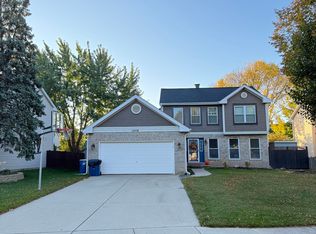 1058 Longford Rd, Bartlett, IL 60103