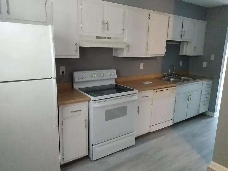 1420 Kingswood Way #1 — Photo 3
