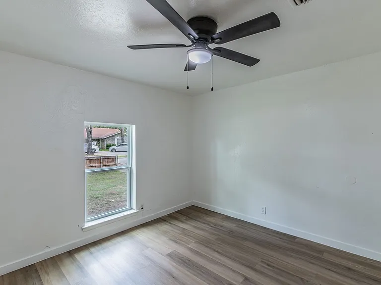 7516 Olusta Dr — Photo 11