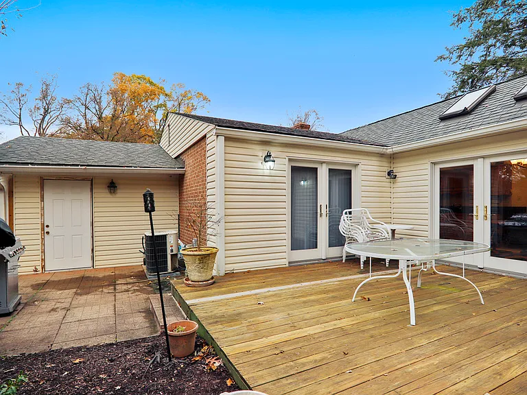 1416 Crestridge Dr — Photo 4