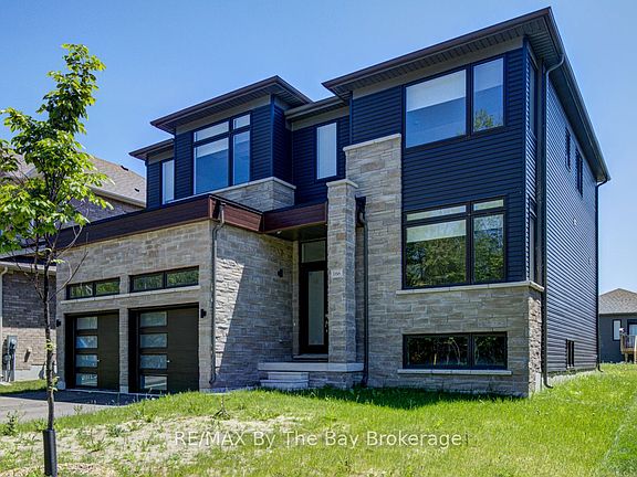 4th image of 166 Mapleside Dr