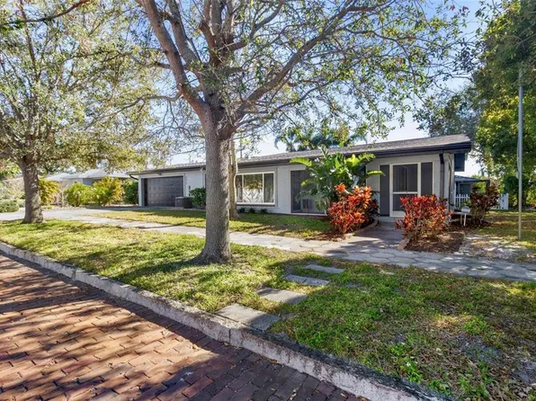 271 49th St N, Saint Petersburg, FL 33710