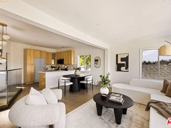 6837 Cahuenga Park Trl, Los Angeles, CA 90068