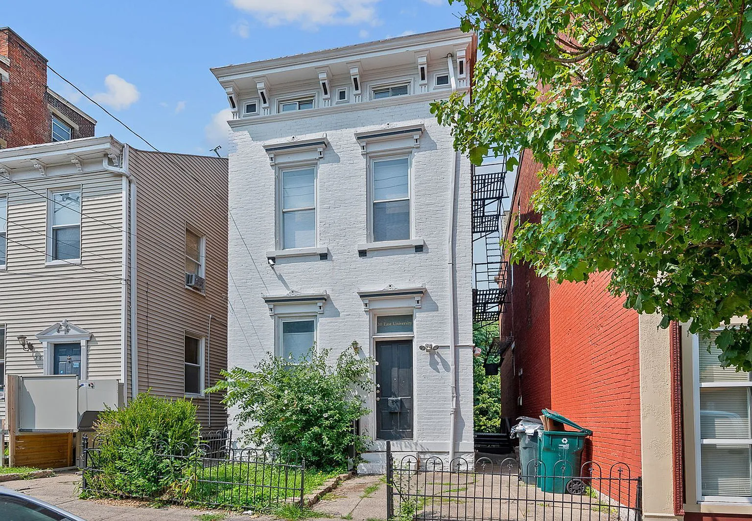 6 bed, 2.5 bath, $4,295 — Photo 1