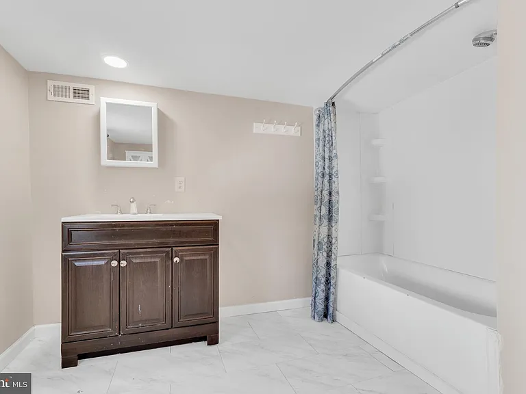 19 Pleasant St — Photo 13