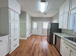 909 W Main St, Brenham, TX 77833