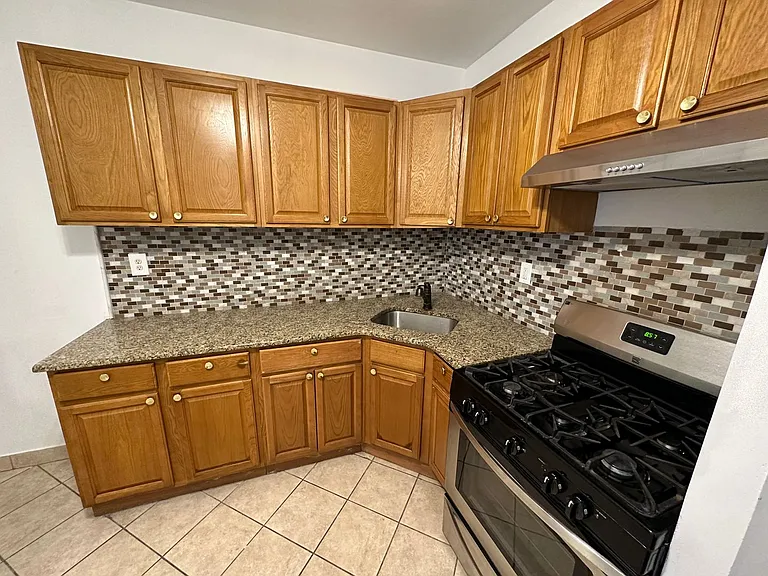 3185 Tulip St — Photo 9