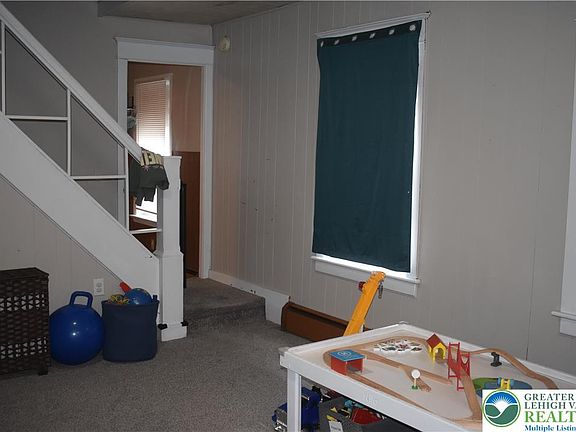 5th image of 136 Sanders Rd