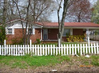 108 Oakwood St, Trenton, TN 38382