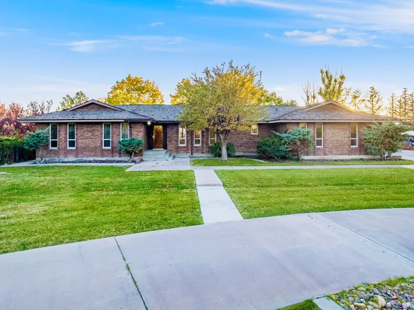 2267 Sego Lily Dr, Wellington, UT 84542