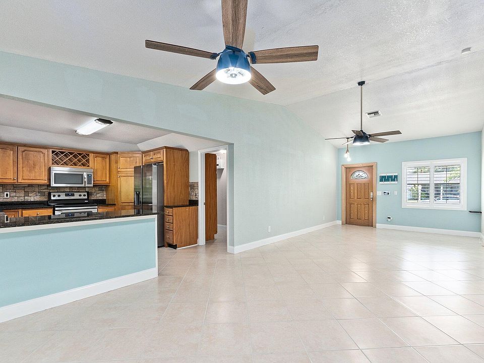 1st image of 1685 NE Darlich Avenue