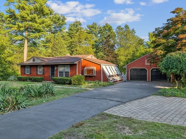 759 Plymouth St, Middleboro, MA 02346