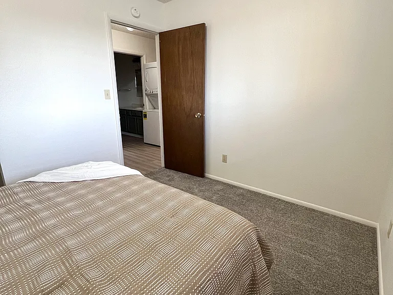219 14th Ave S #4 — Photo 12