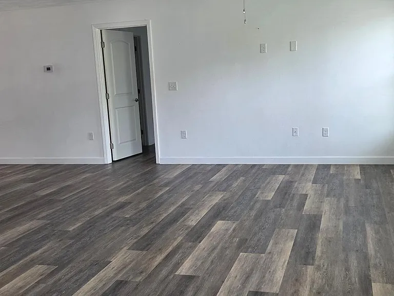 413 S Main St — Photo 8