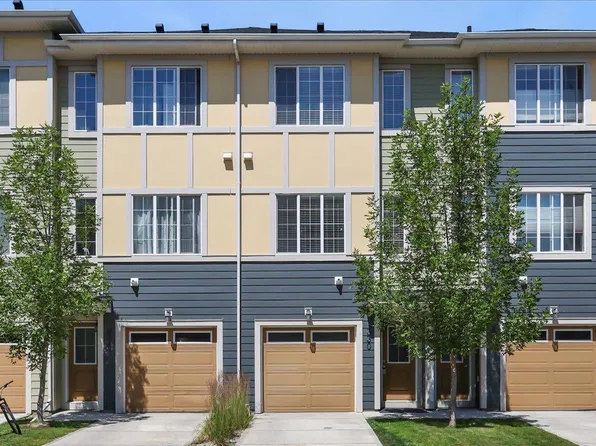 330 Marquis Ln SE, Calgary, AB T3M 2G8
