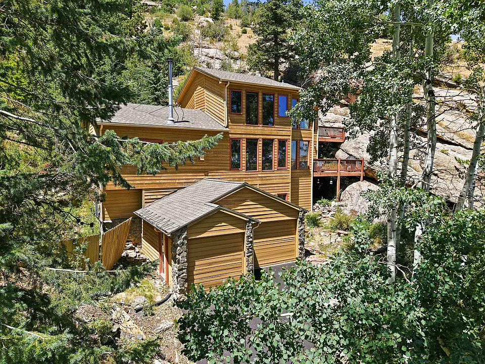 551 Aspen Dr