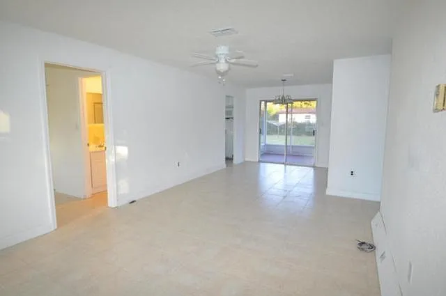 Living areas - 4363 Plompton Dr