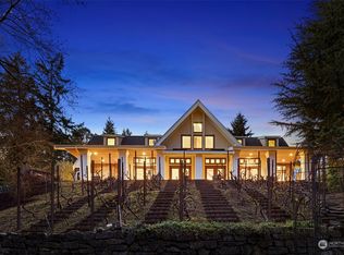 201 Eakin Dr NW, Bainbridge Island, WA