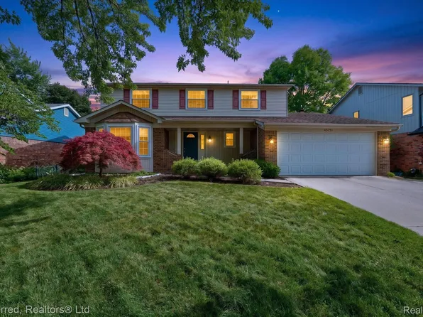 43751 Oakbrook Rd, Canton, MI 48187