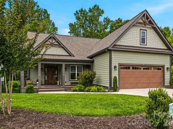25 E Williams Meadow Ct, Hendersonville, NC 28739