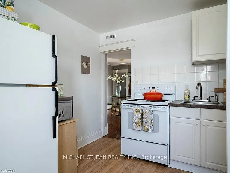 638 Concession St #2 — Photo 15