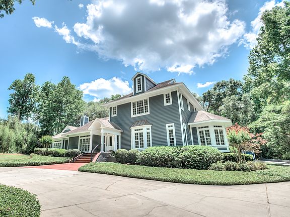3rd image of 972 Paw Paw Ct