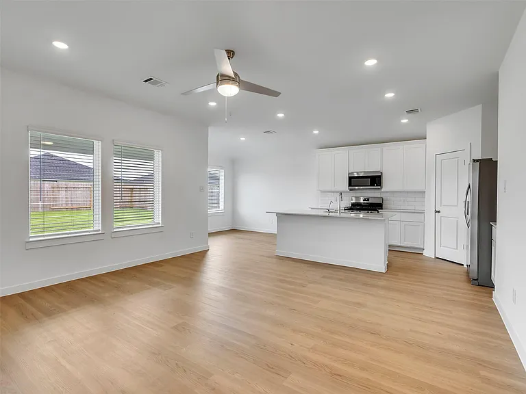9011 Serene Haven Ln — Photo 16