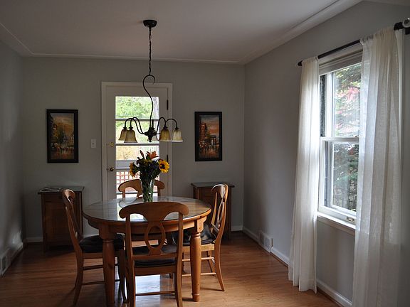 5th image of 703 Lawson St