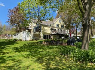 28635 W Old Hideaway Rd #2, Cary, IL 60013