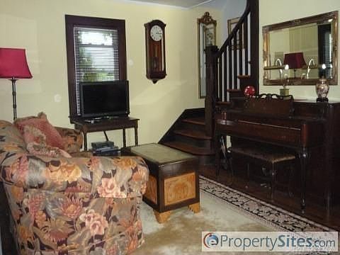 4th image of 46 Smith St