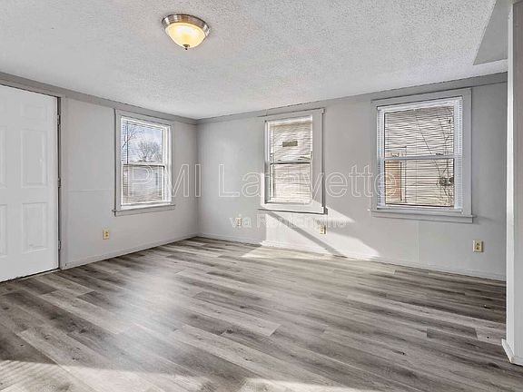 3rd image of 106 E Vine St