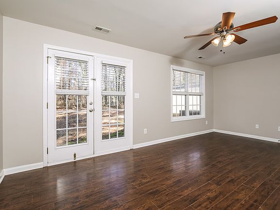 4th image of 2515 Dearborn Dr