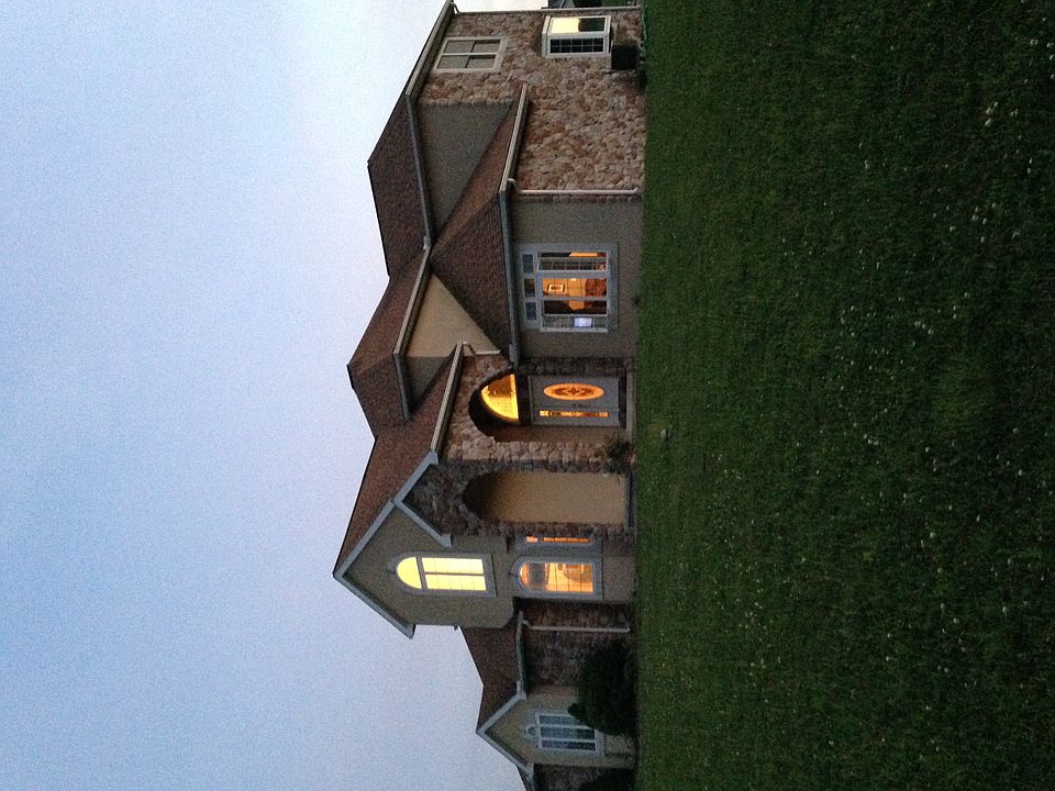 2nd image of 10 Tyler Dr
