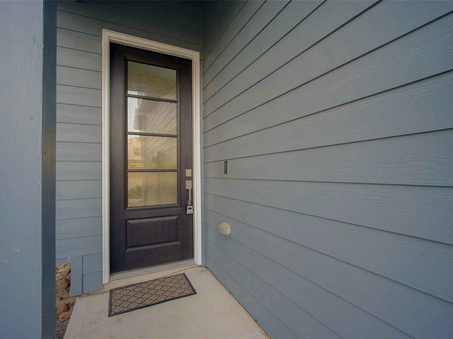 3 bed, 2.5 bath, 1598 sqft, $2,300 — Photo 3