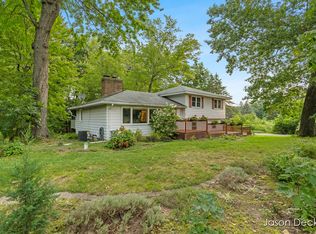 6181 Ten Mile Rd NE, Rockford, MI 49341
