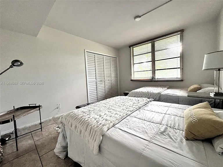 901 W Cypress Ln #201 — Photo 24