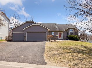 827 Moonlight Pl, Woodbury, MN 55125