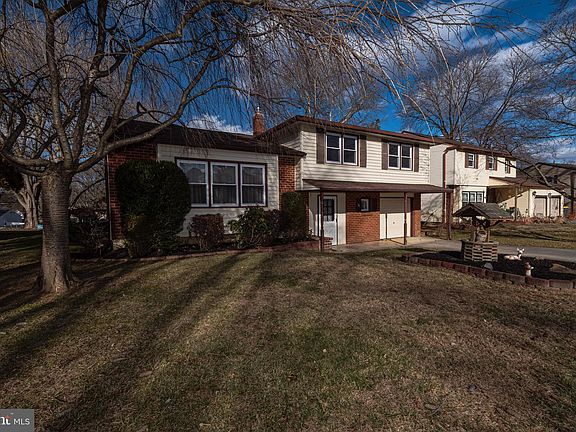 3rd image of 16 Pinedale Rd