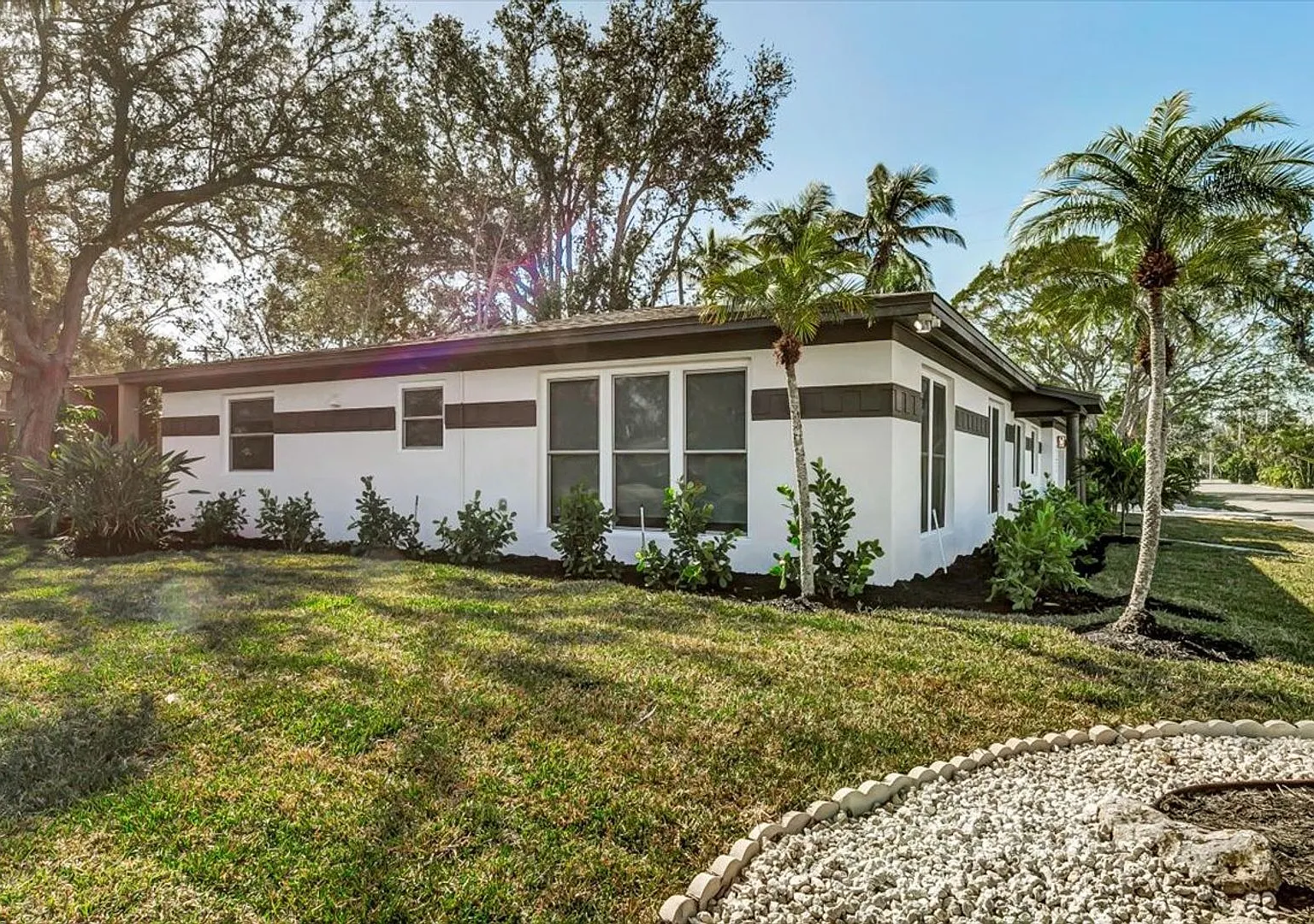 Fully Remodeled Snell Isle Luxury Home - Available for Rent or Purchase! — Photo 4