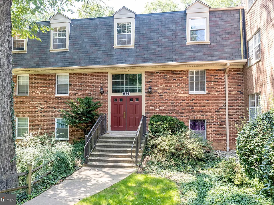 874 College Pkwy #202
