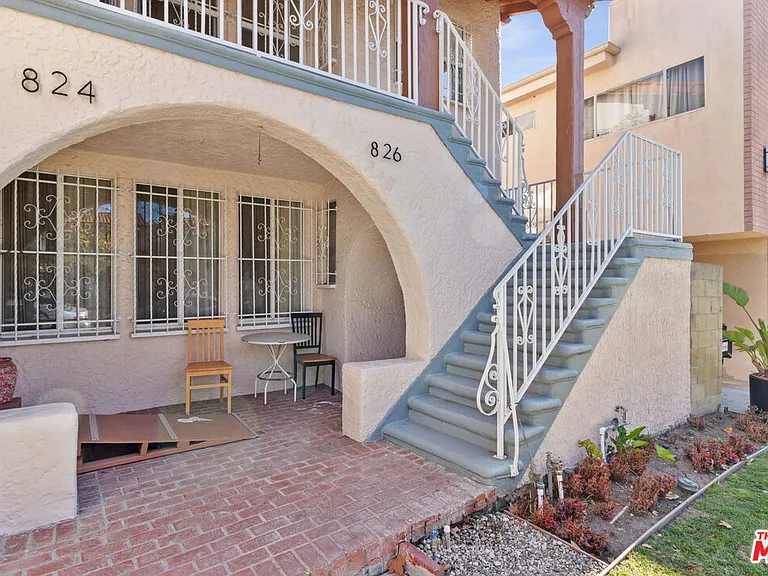 826 S Holt Ave — Photo 12