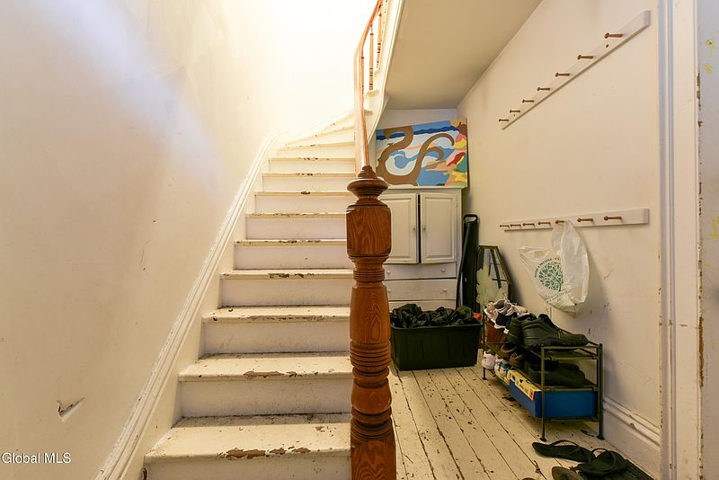 5th image of 46 Christie Street