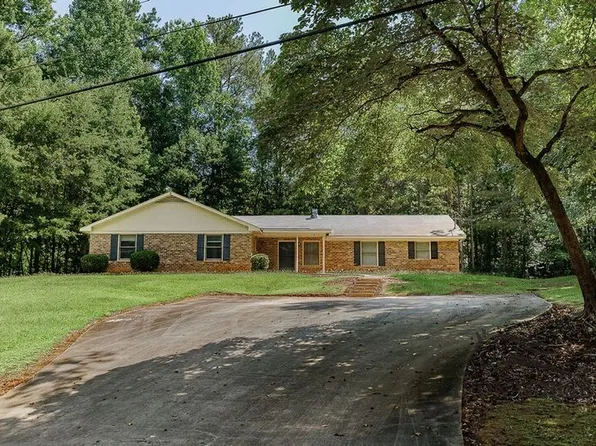 126 Greenwood Dr #A, Bogart, GA 30622